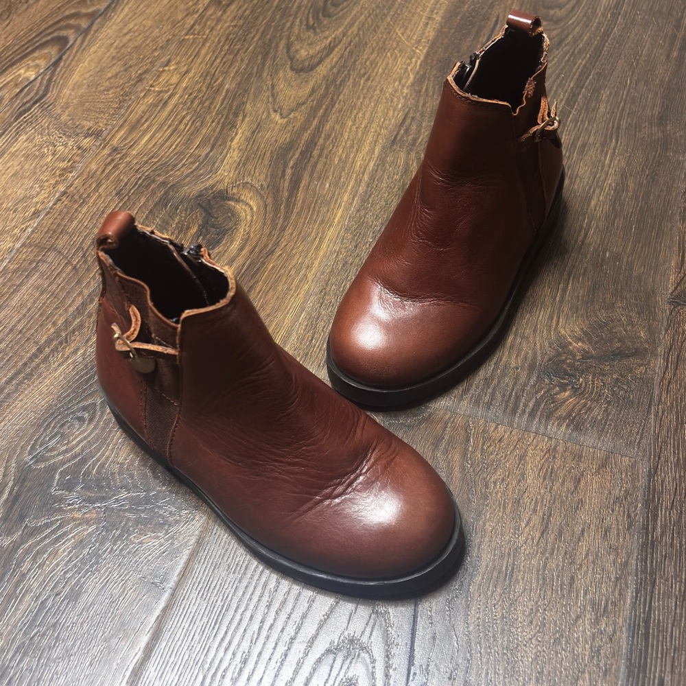 Zara girls Brown Leather Ankle Boots size 28/10